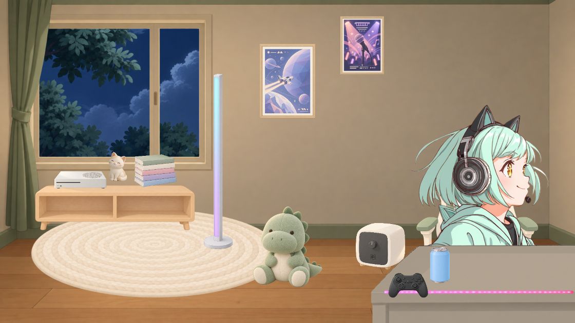 夜の寝室で、白い机の右側に座るキャラクター。左には漫画とゲーム機をのせたローシェルフ、丸いラグと恐竜のぬいぐるみ、RGBライトとスピーカー